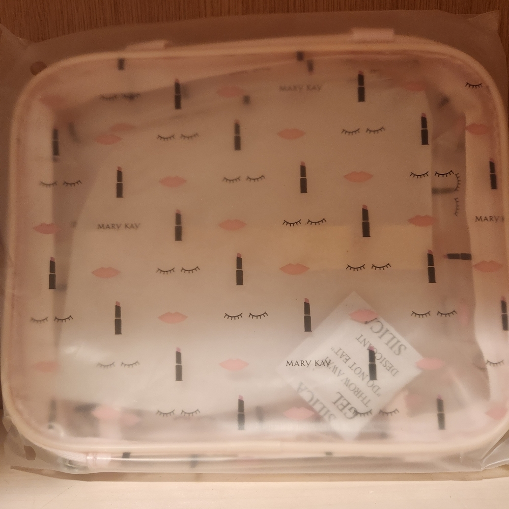 Mary Kay Travel Makeup Bag
